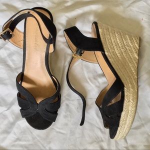 American Eagle black wedges